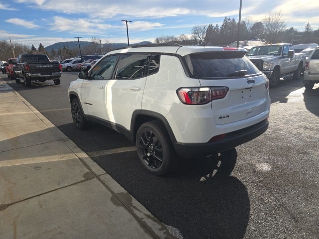 New 2026 Jeep Compass Latitude image 4