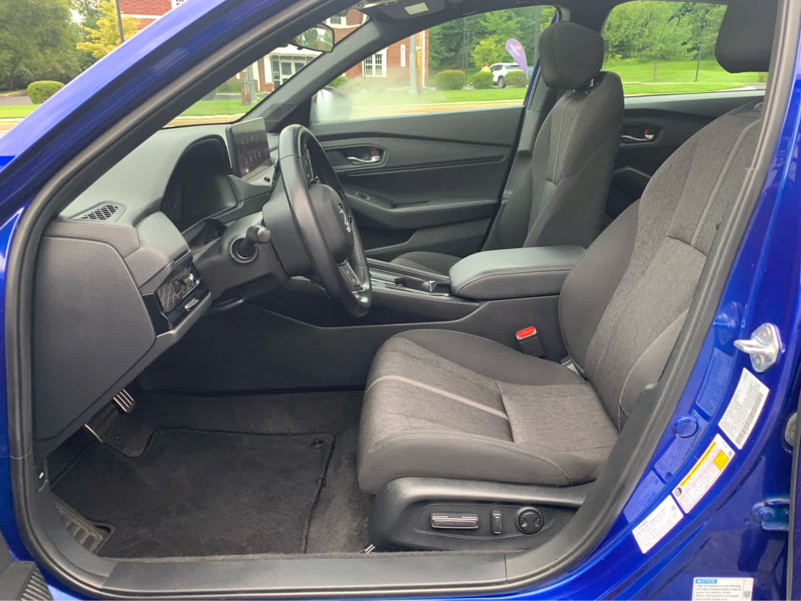 Used 2023 Honda Accord Sport image 11