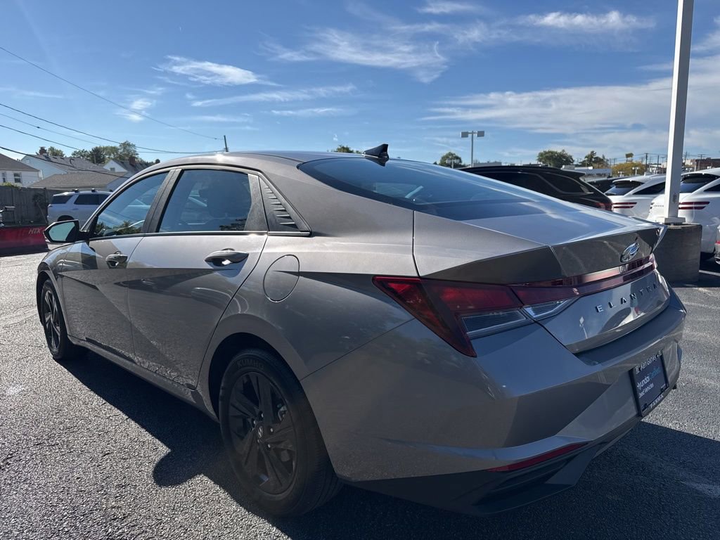 Used 2023 Hyundai Elantra SEL image 7