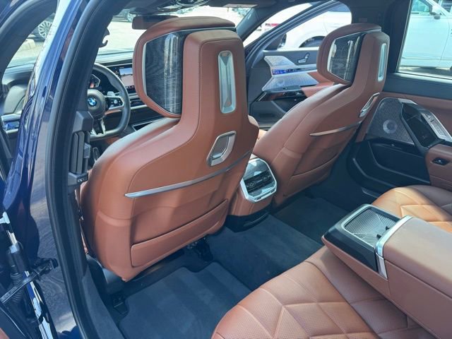 Used 2023 BMW 760i xDrive AWD/4WD image 43