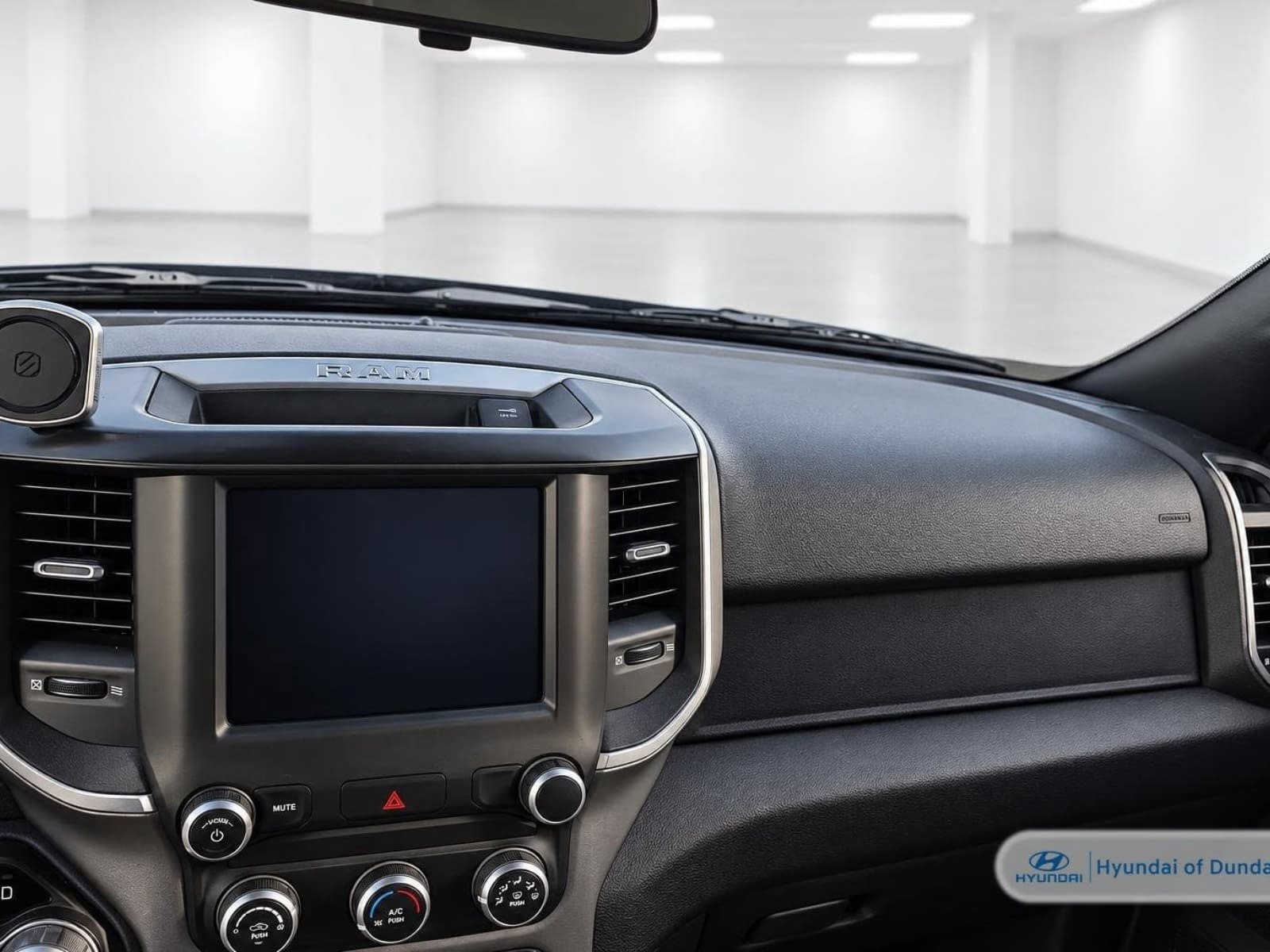 Used 2022 RAM 3500 Tradesman AWD/4WD image 11