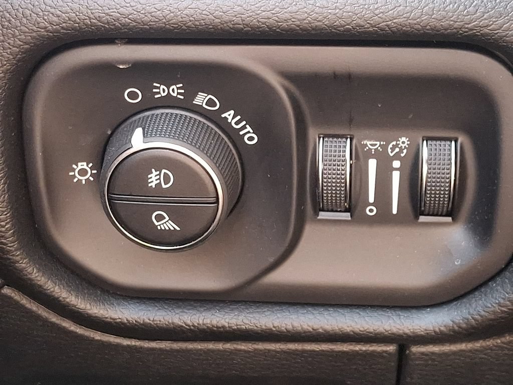Used 2025 RAM 1500 Big Horn AWD/4WD image 28