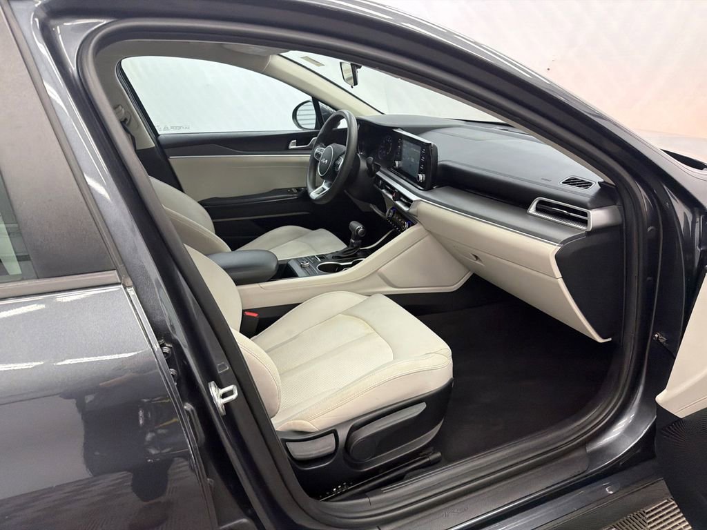 Used 2022 Kia K5 LXS image 14