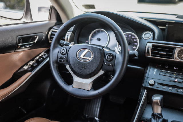 Used 2016 Lexus IS 200t RWD image 27