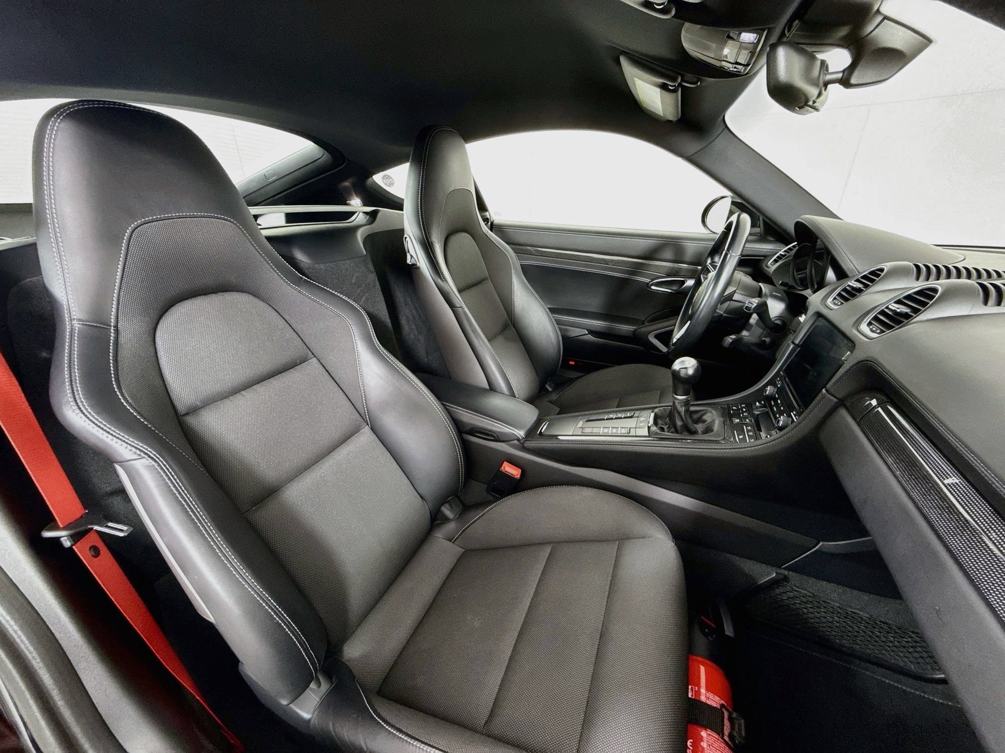 Certified 2018 Porsche 718 Cayman RWD image 21