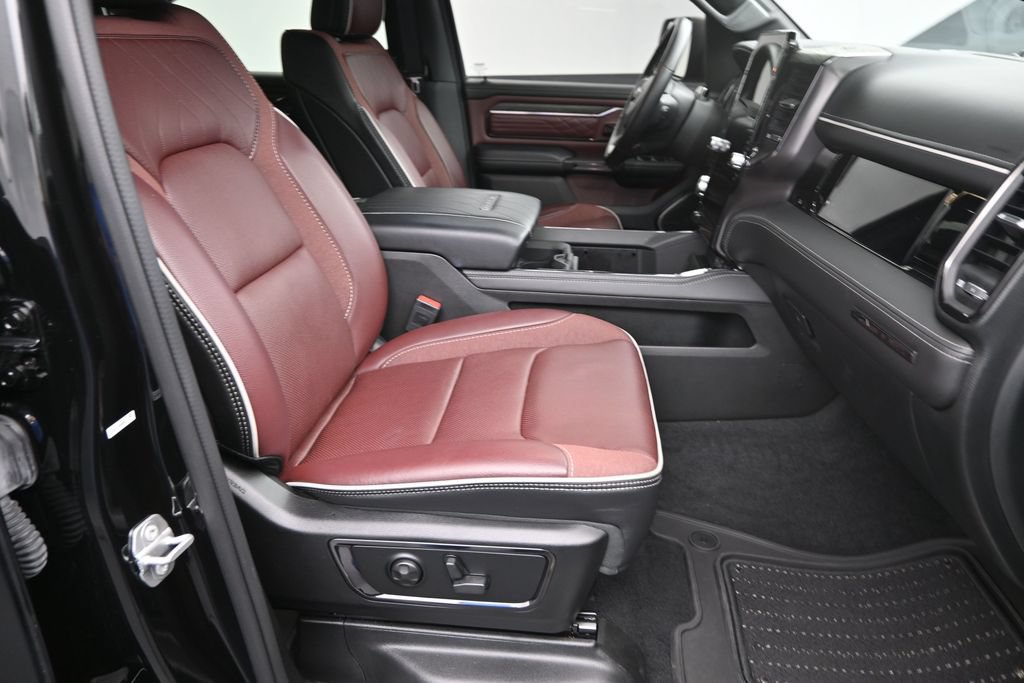 Used 2025 RAM 1500 Limited AWD/4WD image 13
