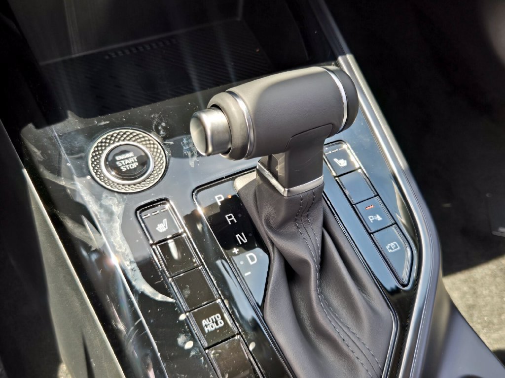 New 2026 Kia Niro EX FWD image 13