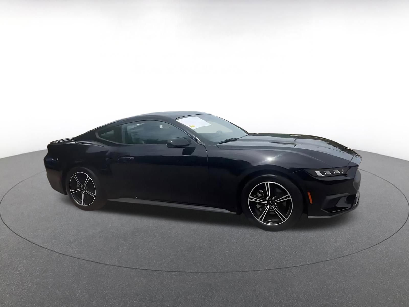 Used 2024 Ford Mustang Premium image 2