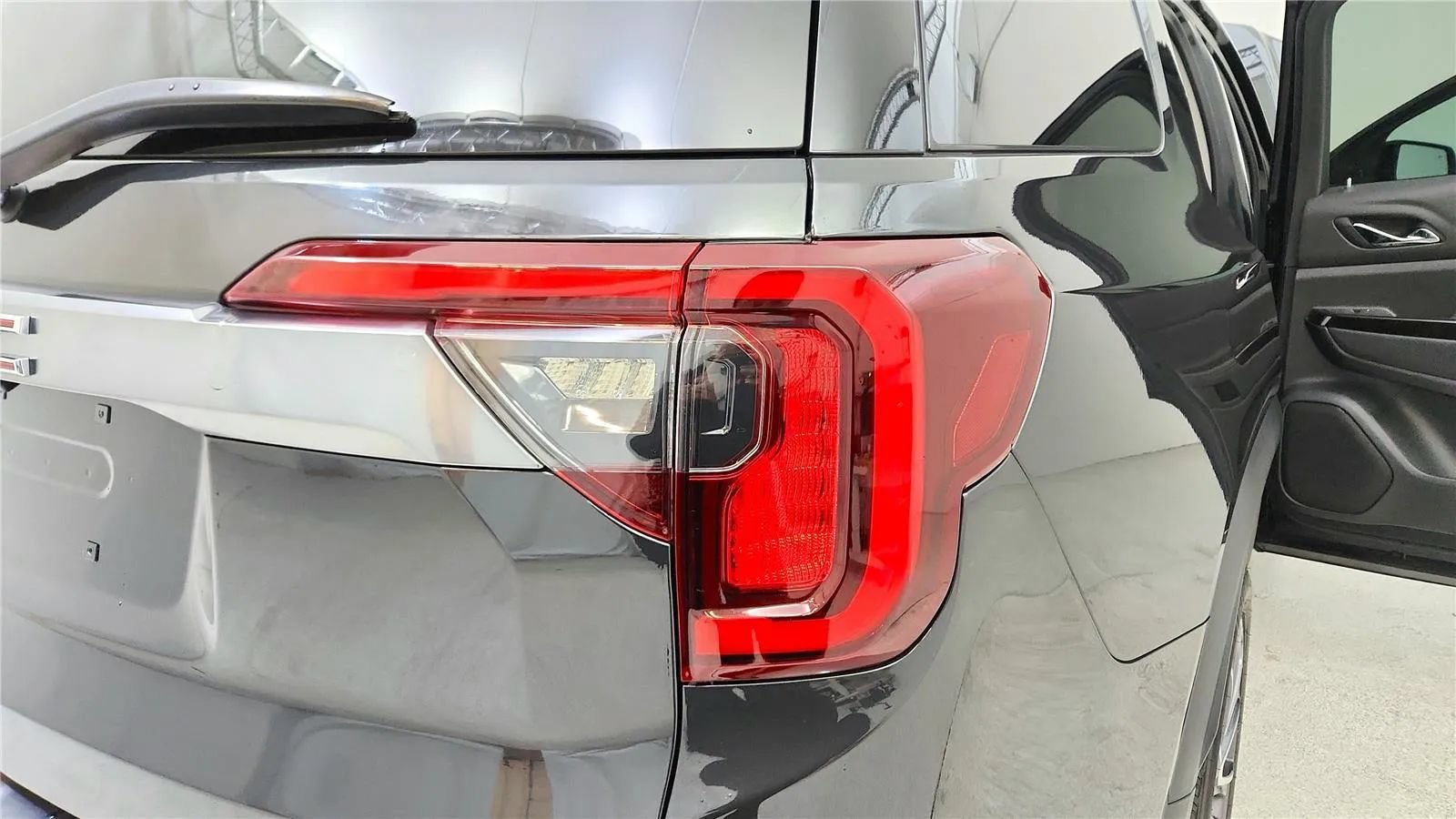 Used 2020 GMC Acadia AT4 w/ Driver Alert Package II AWD/4WD image 15