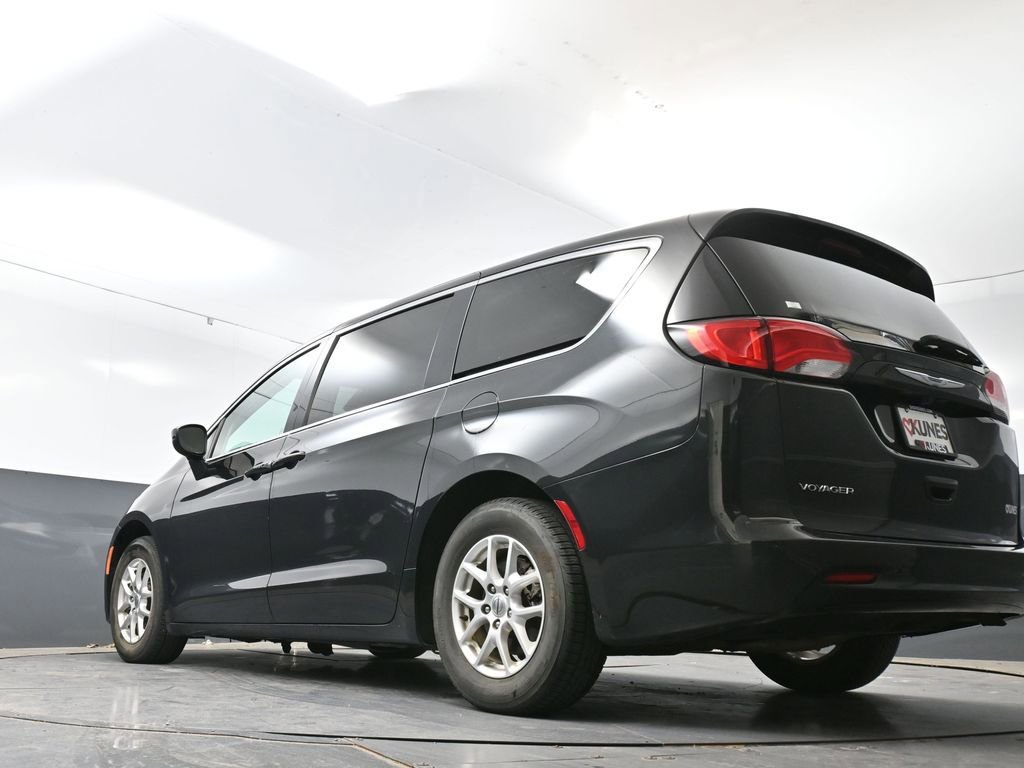 Used 2023 Chrysler Voyager LX FWD image 54