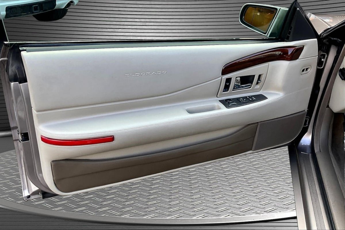Used 1996 Cadillac Eldorado FWD image 18