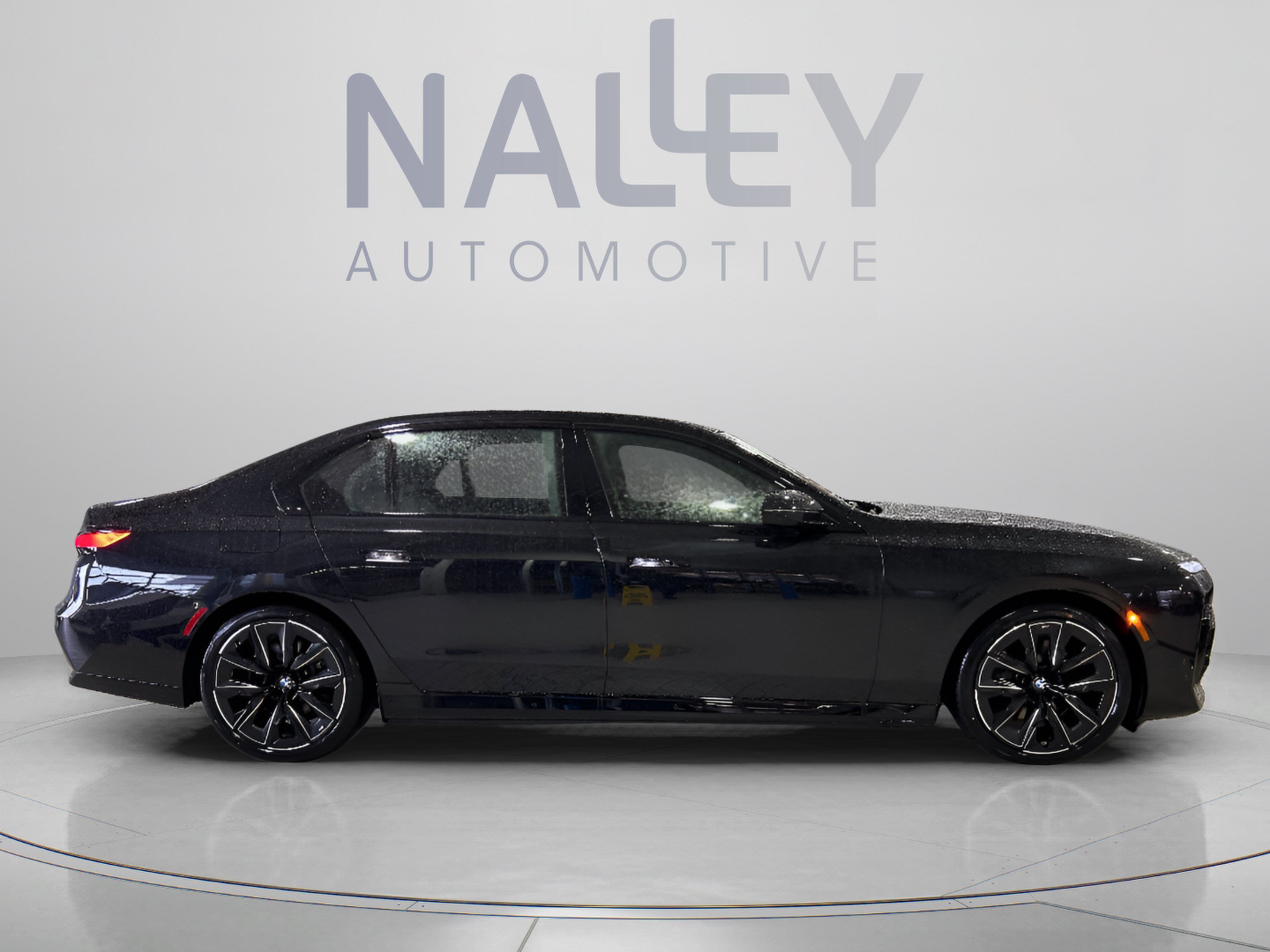 Used 2026 BMW 750e xDrive w/ Executive Package AWD/4WD image 7
