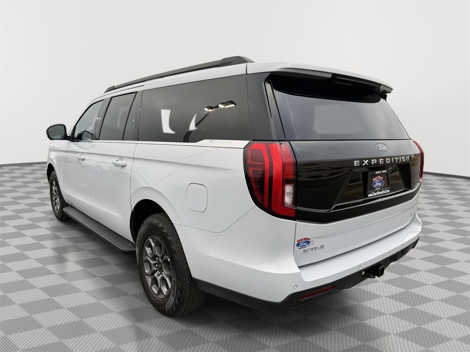 Certified 2025 Ford Expedition Max Active image 3
