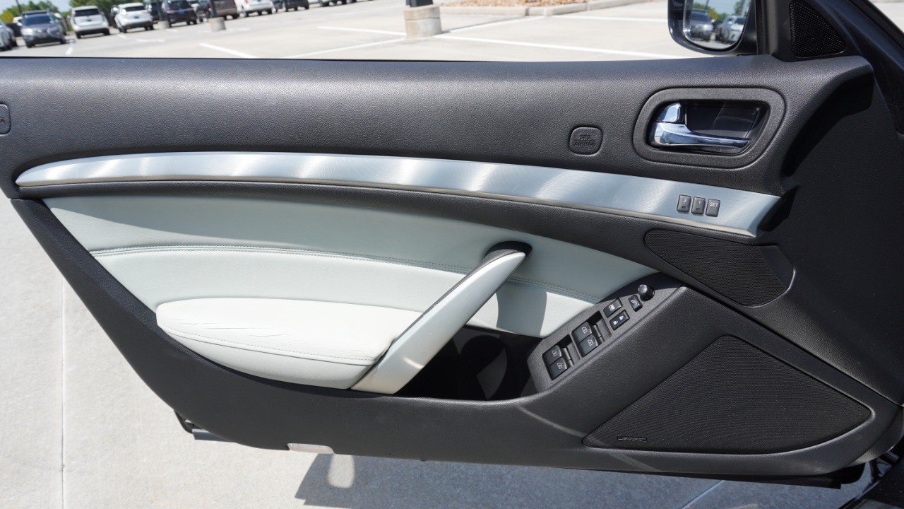 Used 2010 INFINITI G37 Convertible w/ Premium Pkg RWD image 22