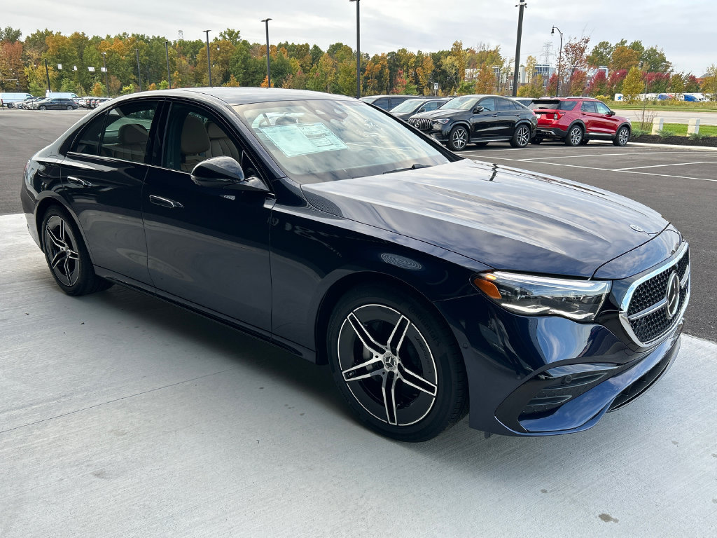 New 2026 Mercedes-Benz E 350 4MATIC Sedan image 2