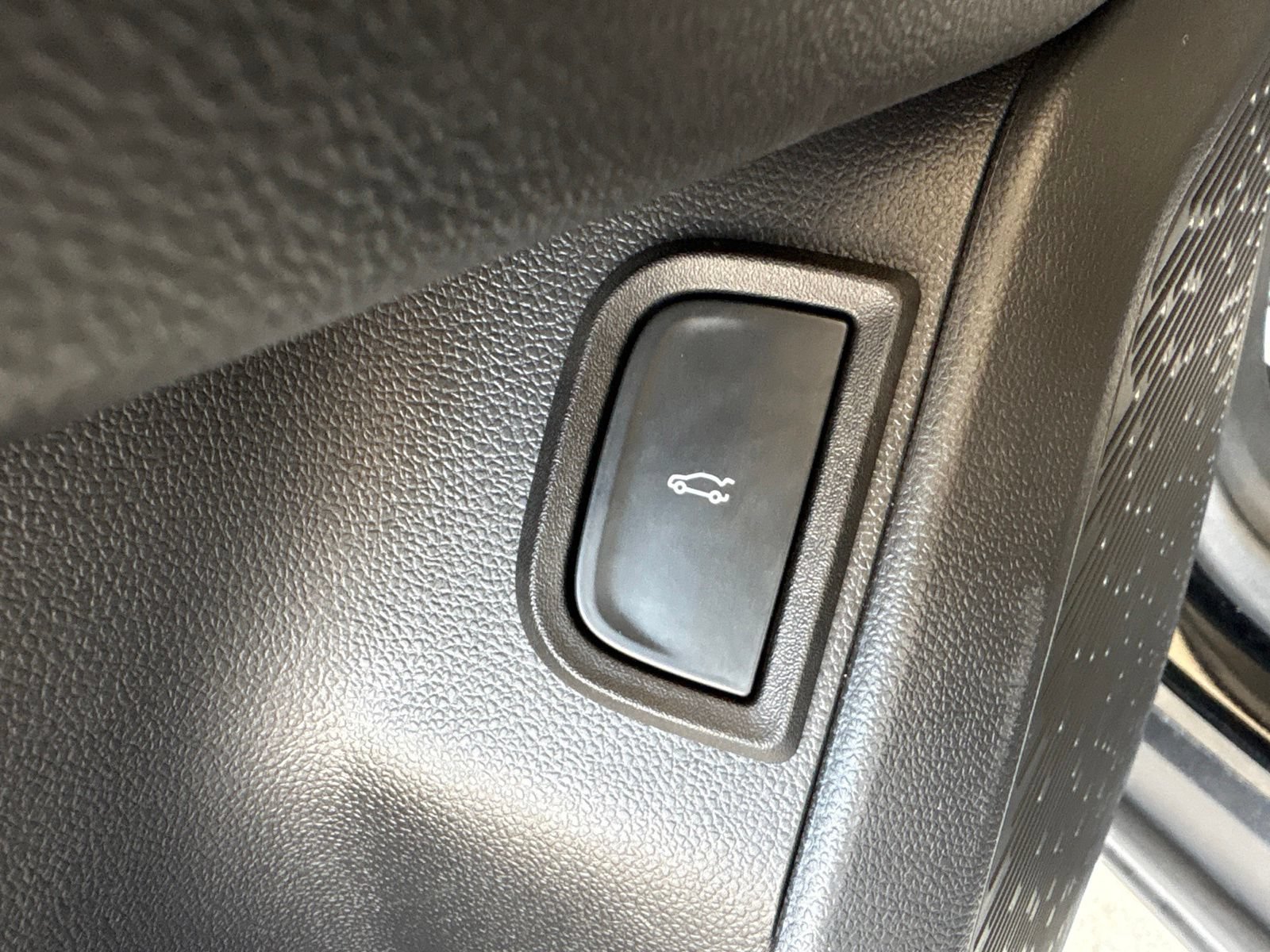 Used 2026 Chevrolet Equinox ACTIV FWD image 12