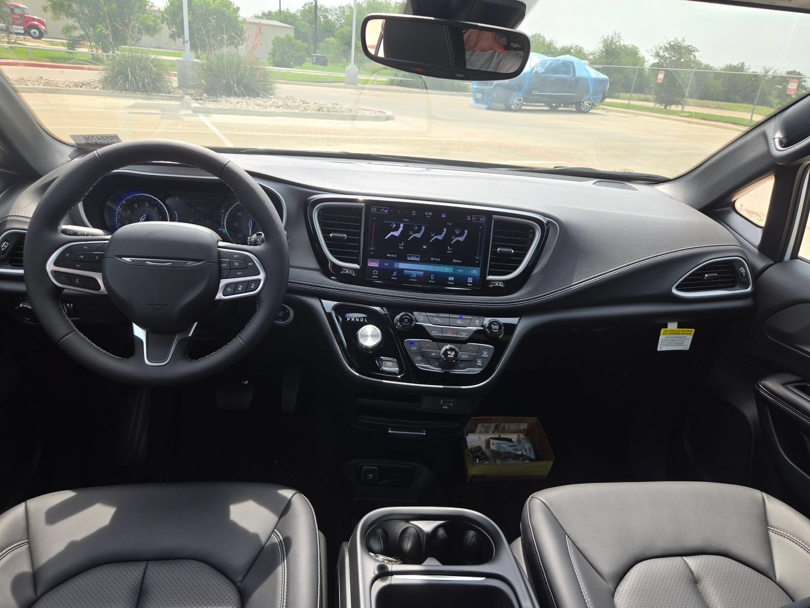New 2027 Chrysler Pacifica Select FWD image 15