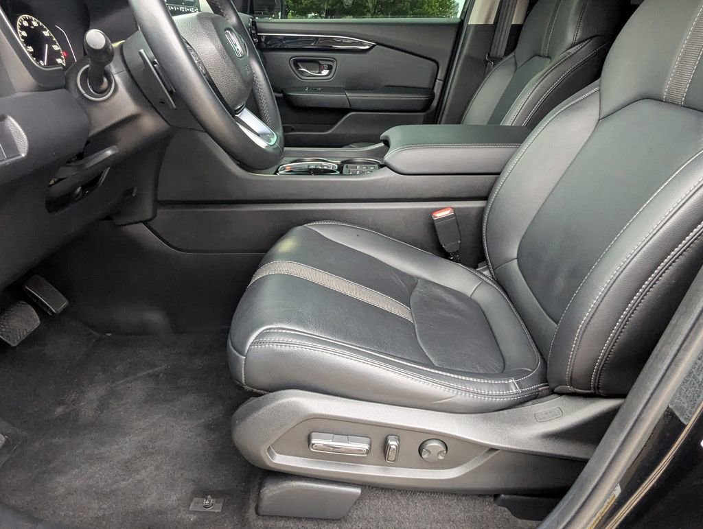 Used 2025 Honda Pilot EX-L image 13