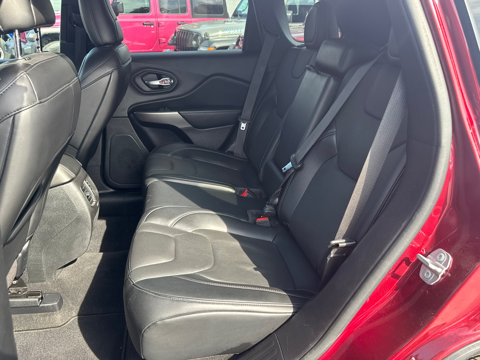 Used 2021 Jeep Cherokee Latitude Lux AWD/4WD image 6