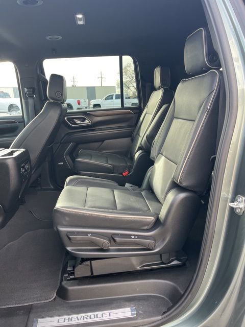 Used 2023 Chevrolet Suburban Premier AWD/4WD image 30