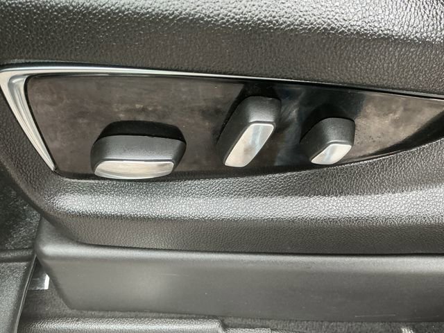 Used 2017 Cadillac Escalade Premium Luxury image 30