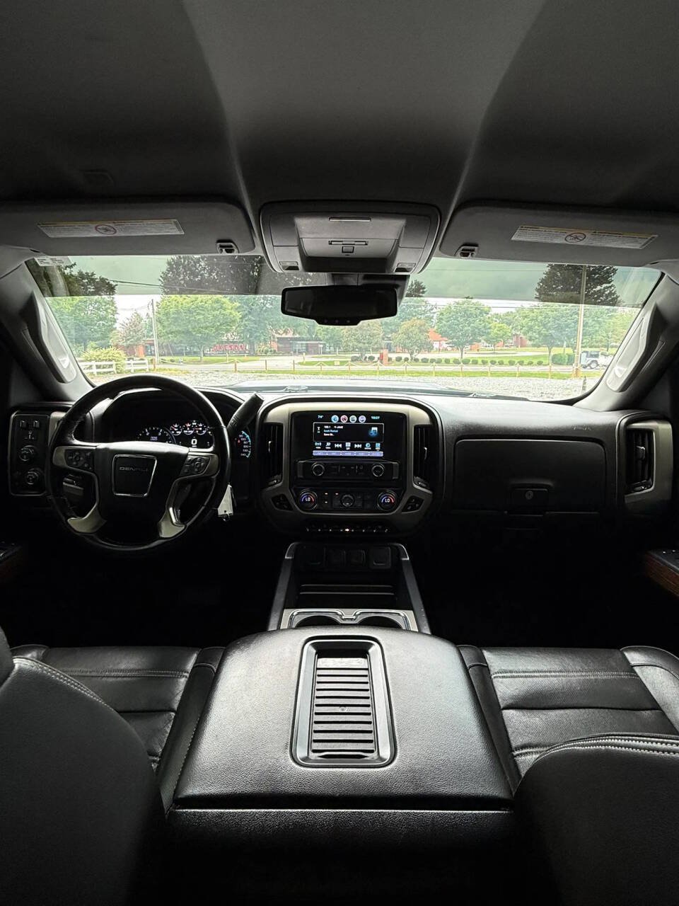 Used 2019 GMC Sierra 2500 Denali w/ Duramax Plus Package AWD/4WD image 33