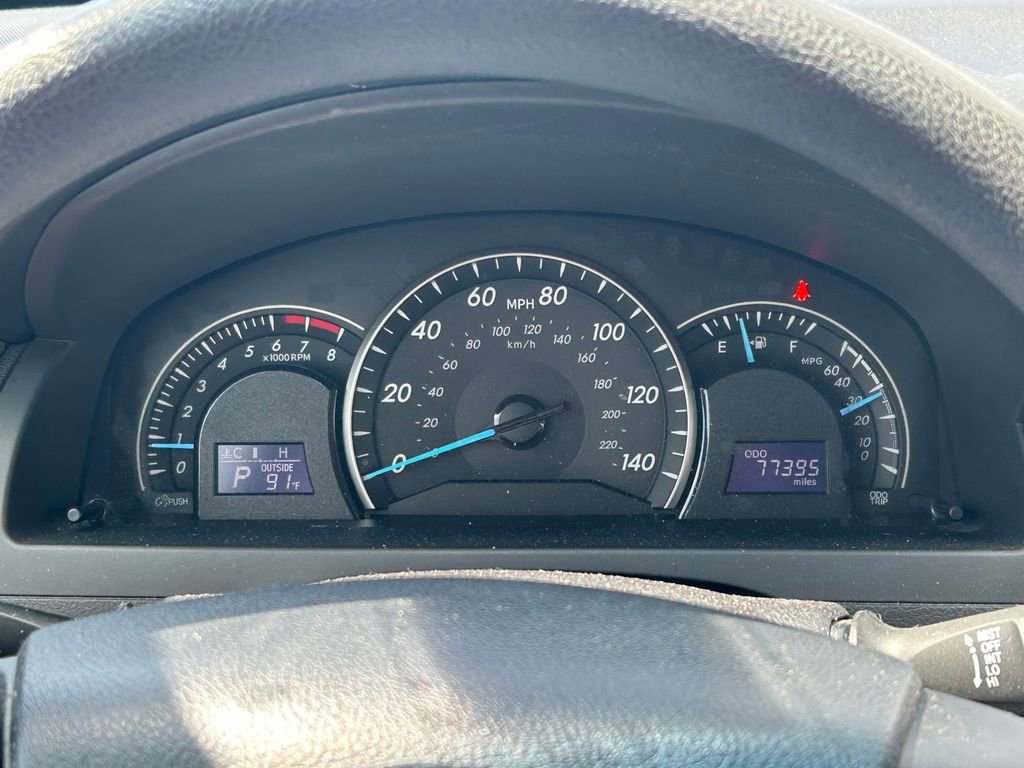 Used 2013 Toyota Camry LE FWD image 29