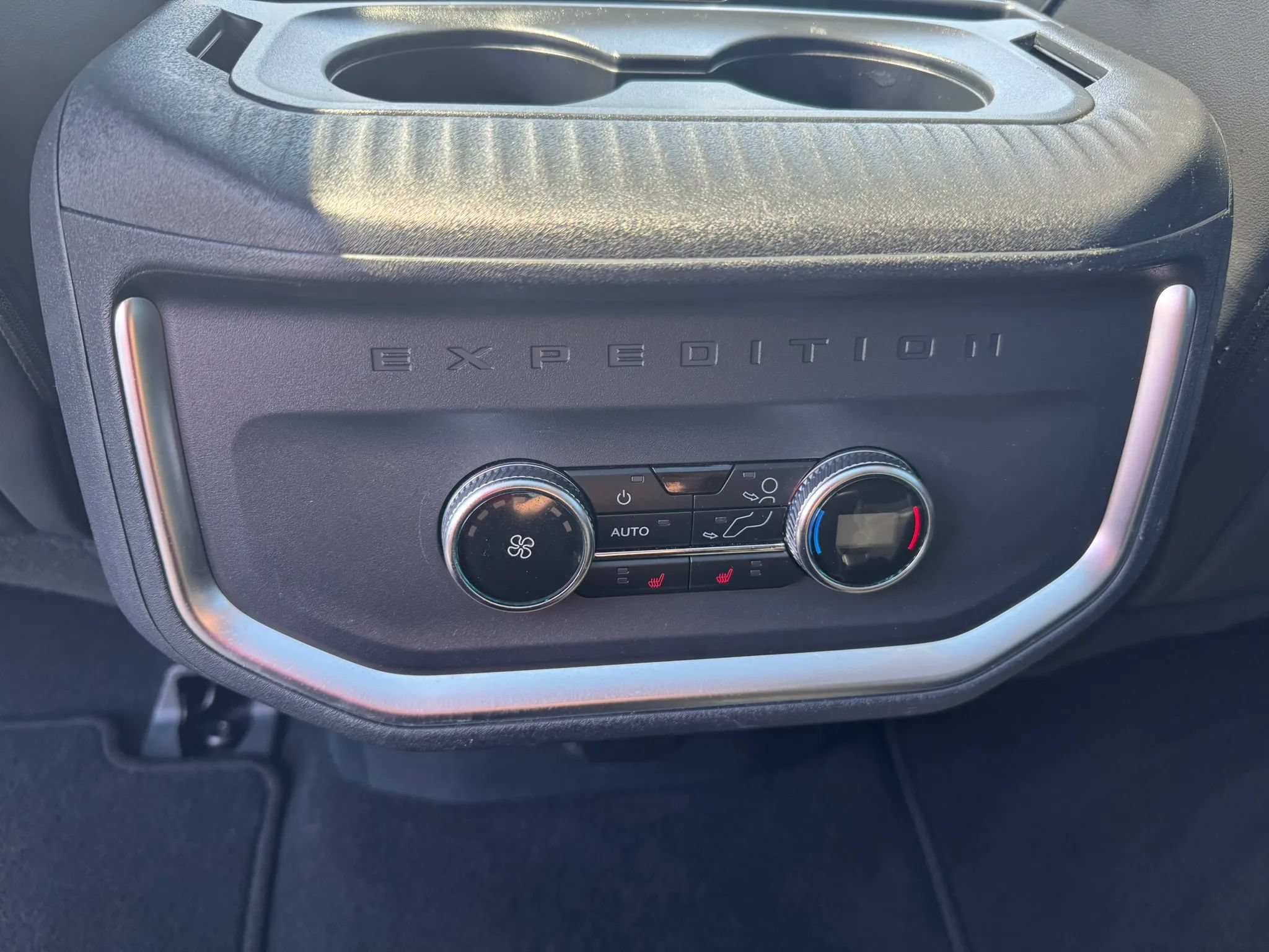 Used 2025 Ford Expedition Max Platinum AWD/4WD image 8