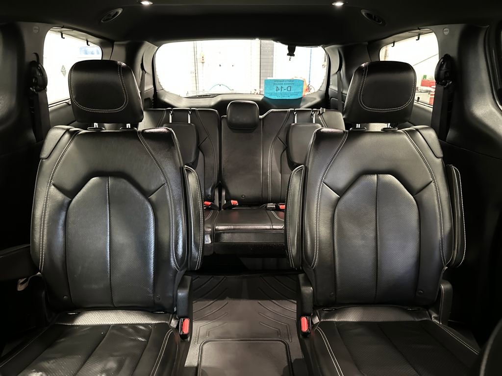 Used 2020 Chrysler Pacifica Touring-L w/ Advanced Safetytec Group image 40