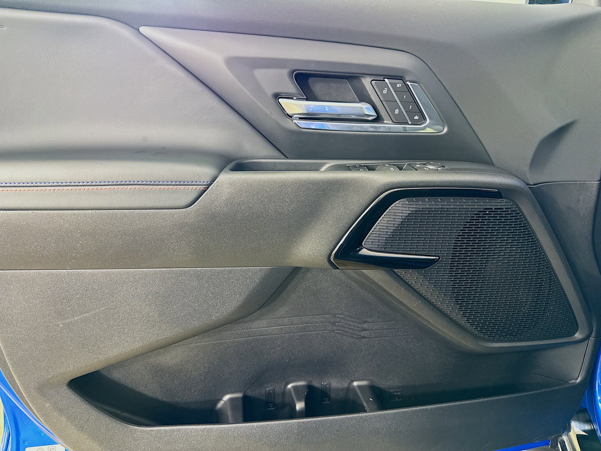 Used 2025 Chevrolet Silverado EV RST AWD/4WD image 18