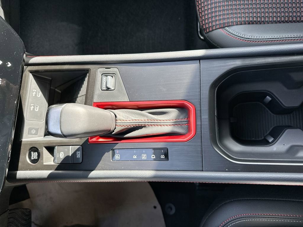 Certified 2025 Nissan Kicks SR image 31