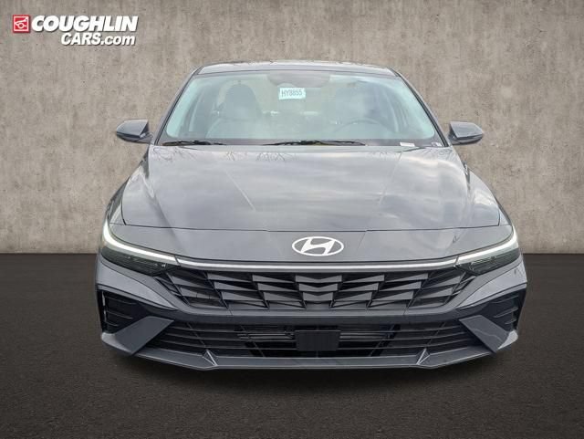 New 2026 Hyundai Elantra Limited w/ Cargo Package FWD image 2