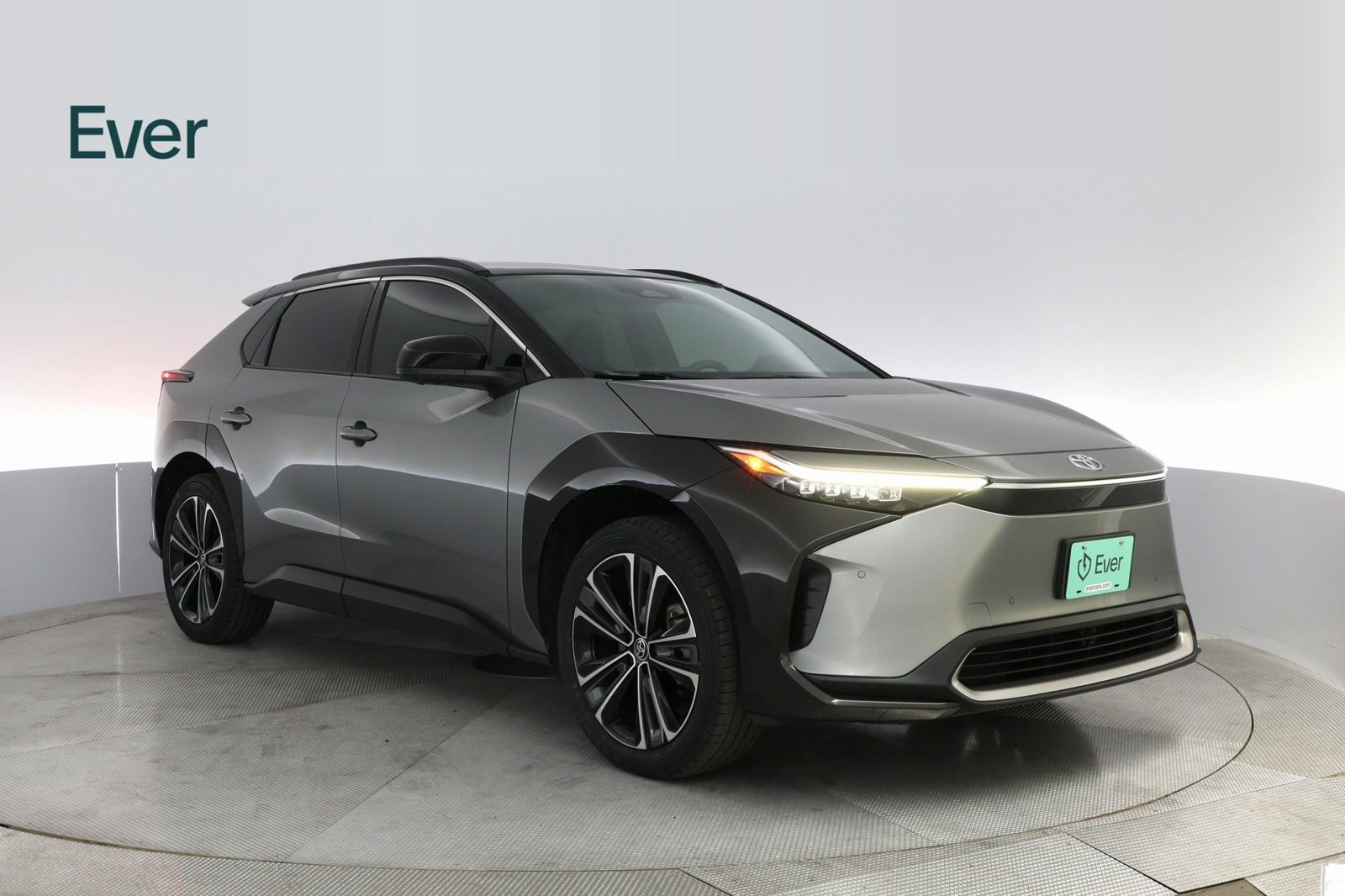 Used 2023 Toyota bZ4X Limited image 4