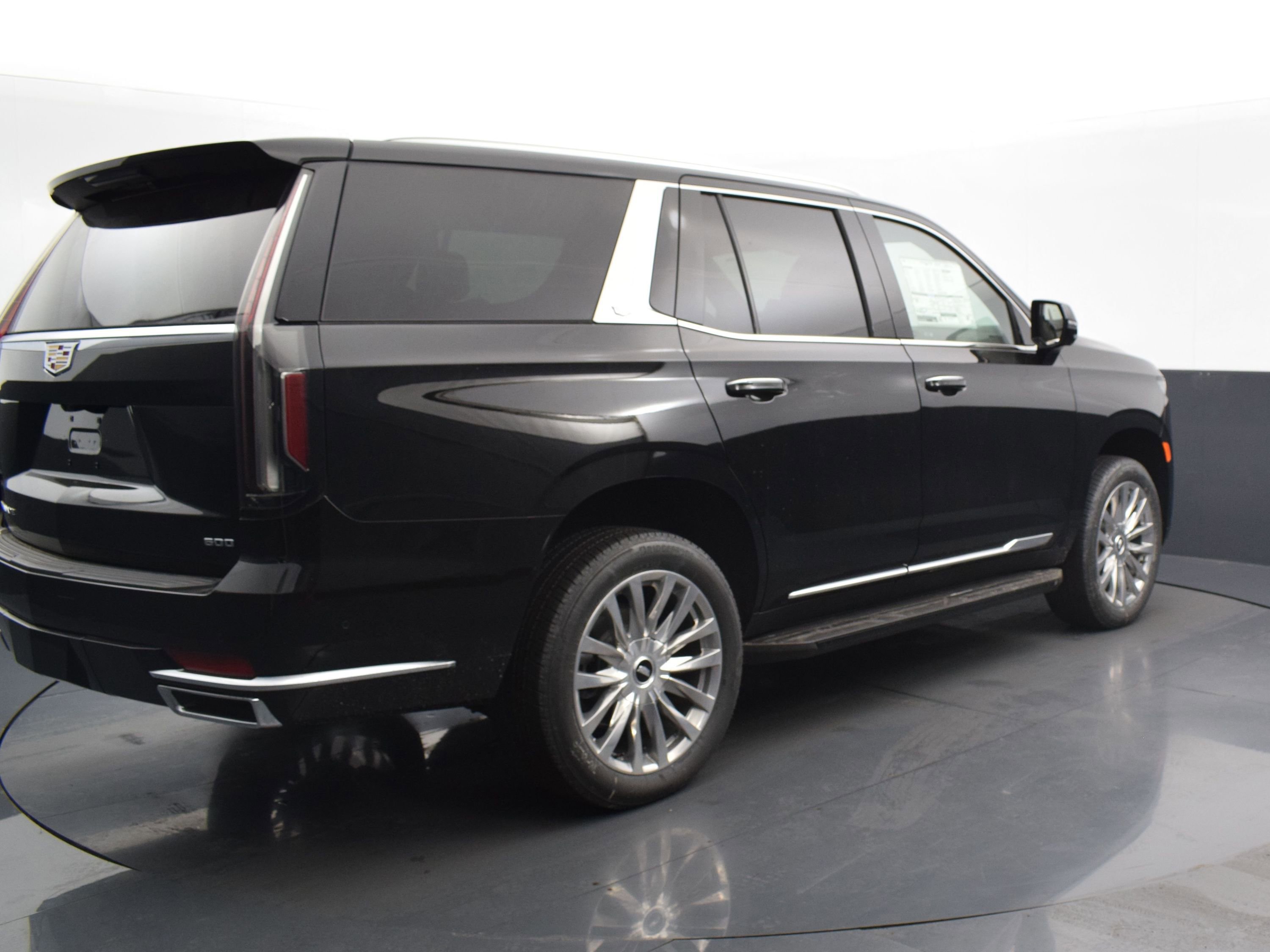Used 2024 Cadillac Escalade Premium Luxury image 5