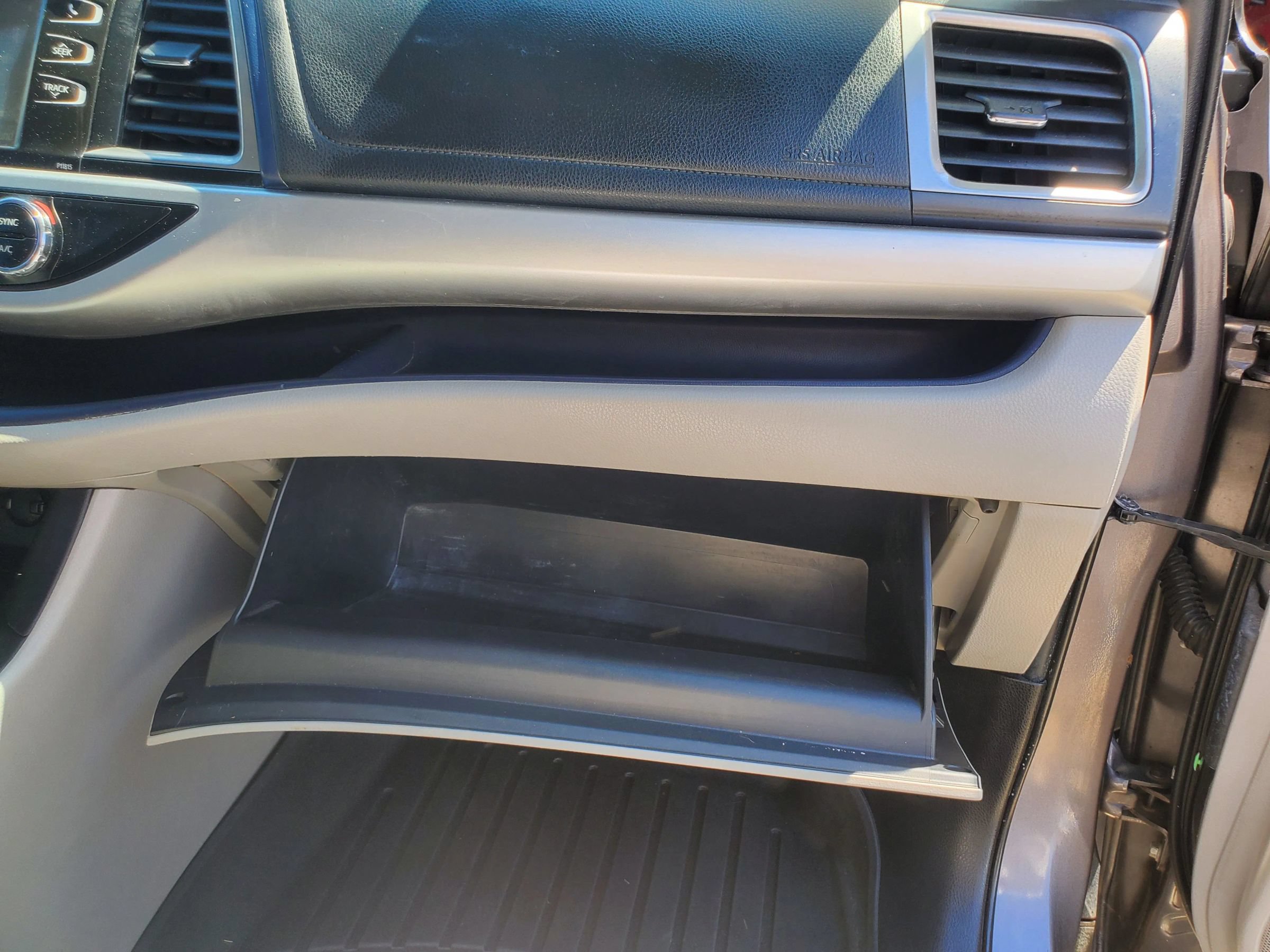 Used 2019 Toyota Highlander Plus FWD image 45