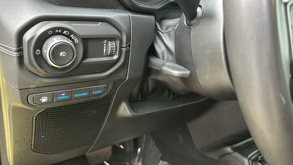 Used 2024 Jeep Wrangler Unlimited Rubicon 4xe image 17