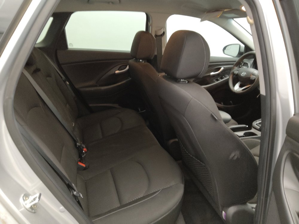 Used 2020 Hyundai Elantra GT FWD image 19