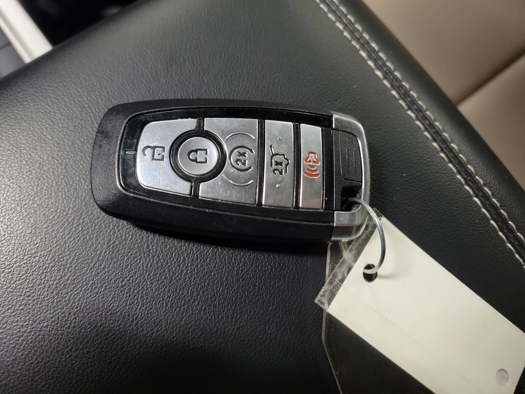 Used 2023 Ford Explorer XLT w/ Equipment Group 202A AWD/4WD image 18
