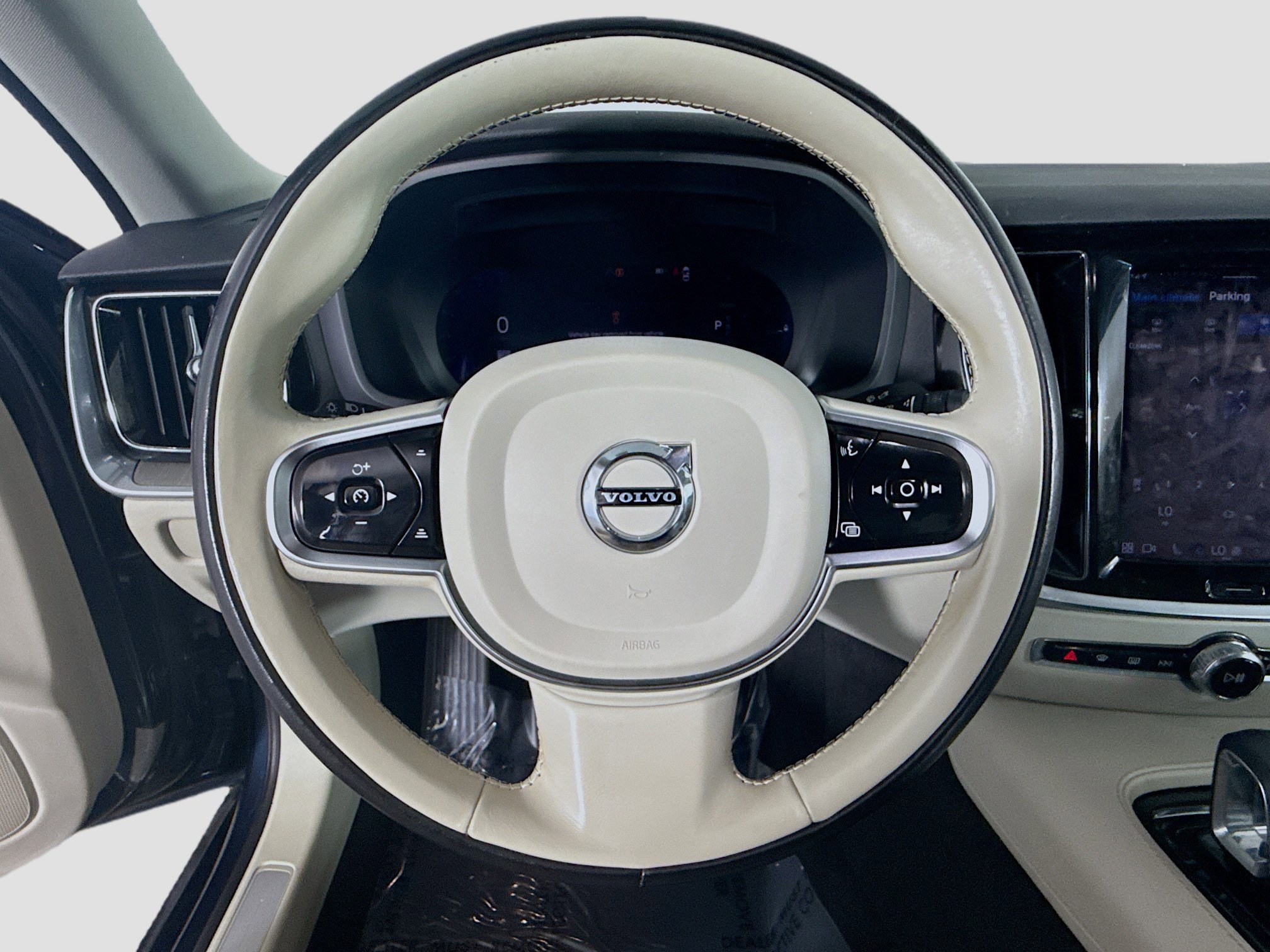 Used 2023 Volvo S60 T8 Plus image 13