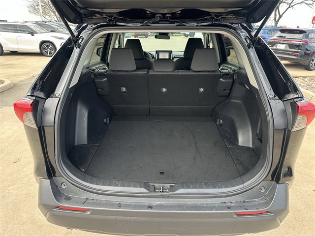 Used 2020 Toyota RAV4 XLE image 29