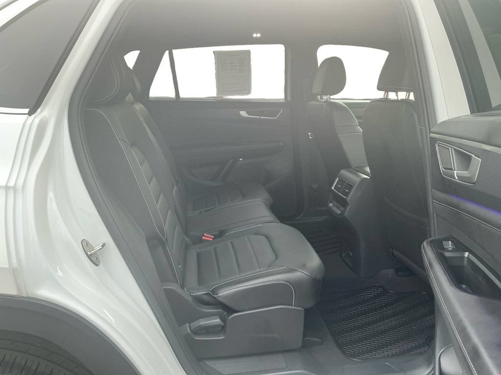 Used 2024 Volkswagen Atlas Cross Sport SEL R-Line AWD/4WD image 23