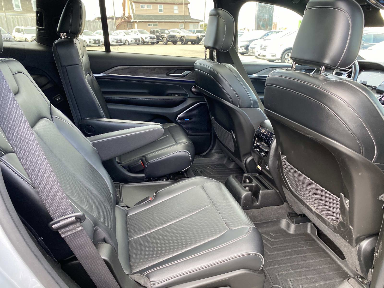 Used 2022 Jeep Grand Cherokee L Overland image 23