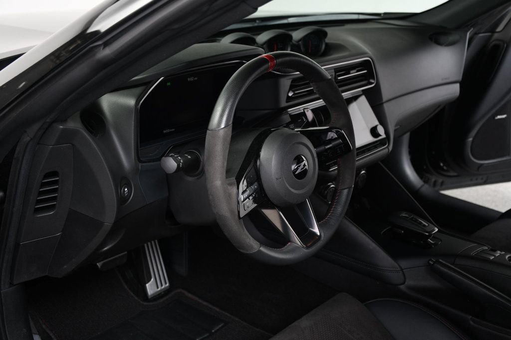 Used 2025 Nissan Z NISMO w/ Floor Mat Package RWD image 24