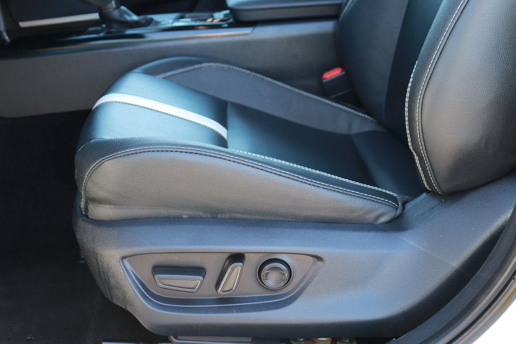 Used 2025 Toyota Camry SE FWD image 11