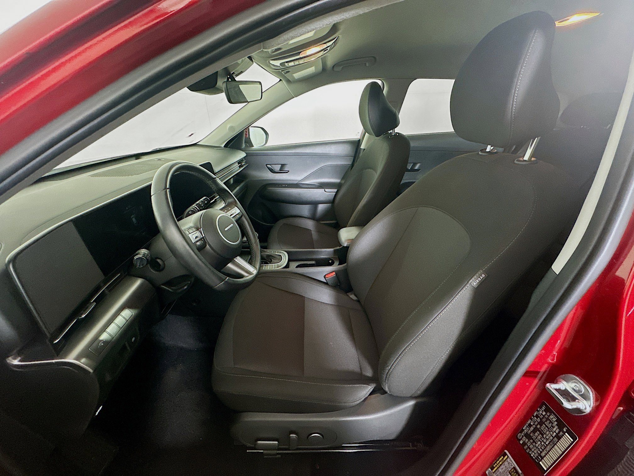 Used 2025 Hyundai Kona SEL image 13