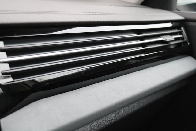 New 2026 Volkswagen Jetta SE FWD image 20
