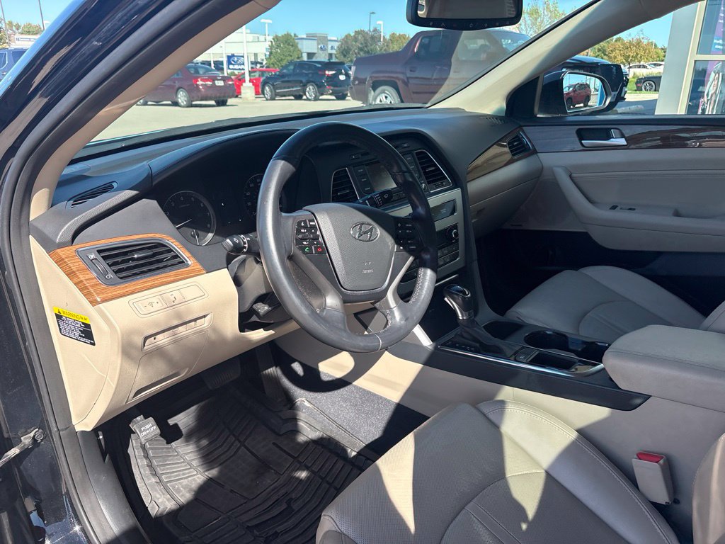 Used 2015 Hyundai Sonata Limited FWD image 10