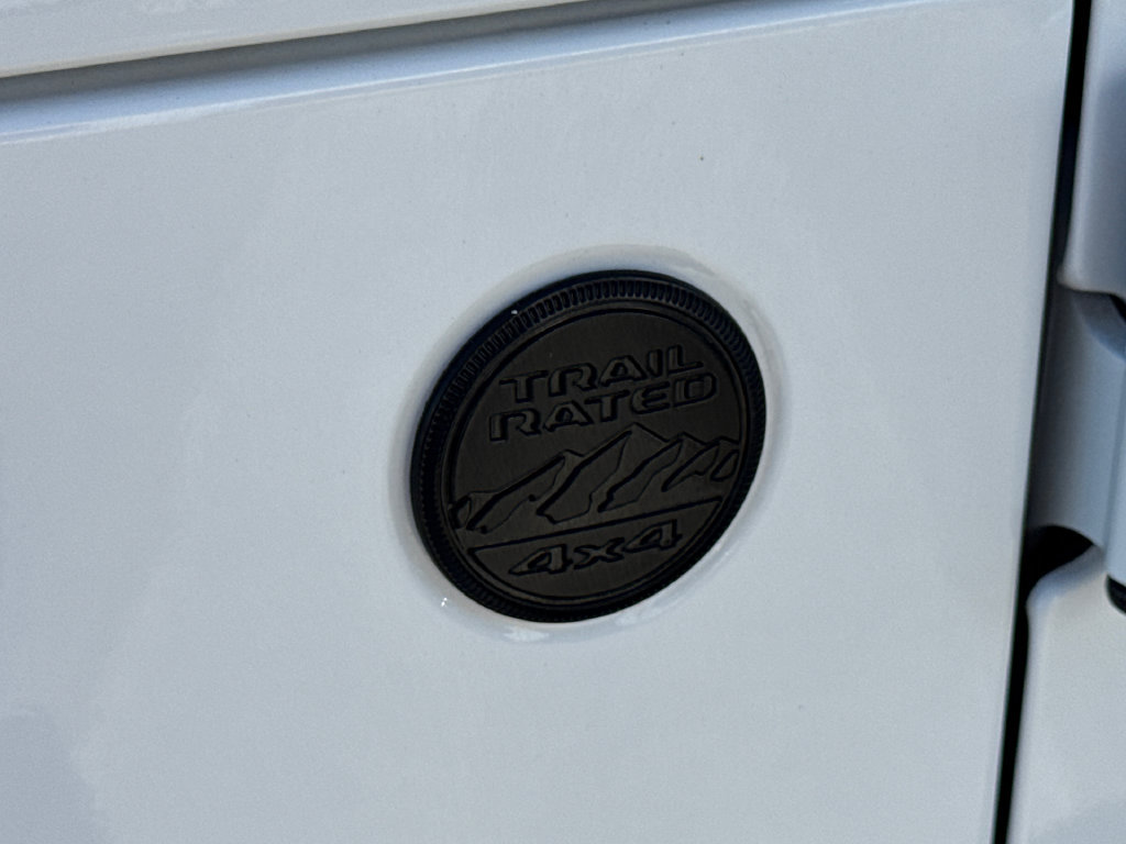 Used 2022 Jeep Wrangler Unlimited Sahara AWD/4WD image 9