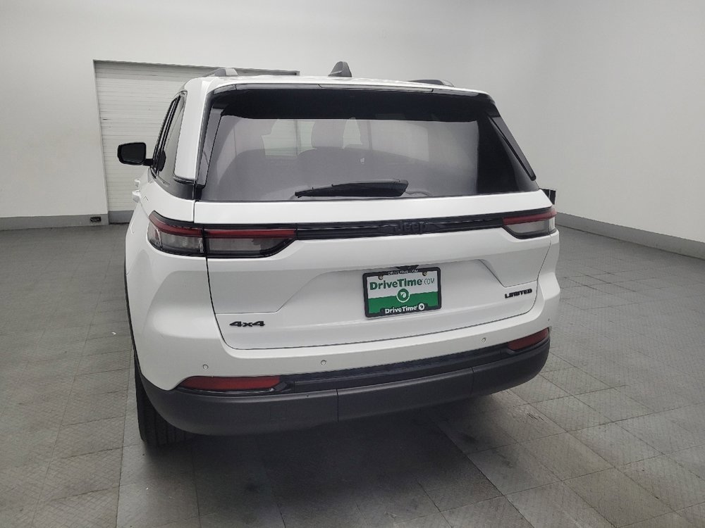 Used 2023 Jeep Grand Cherokee Limited w/ Black Appearance Package AWD/4WD image 6