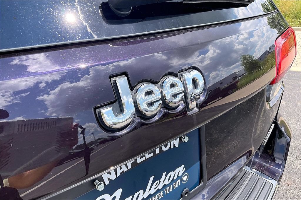 Used 2021 Jeep Grand Cherokee Limited AWD/4WD image 32